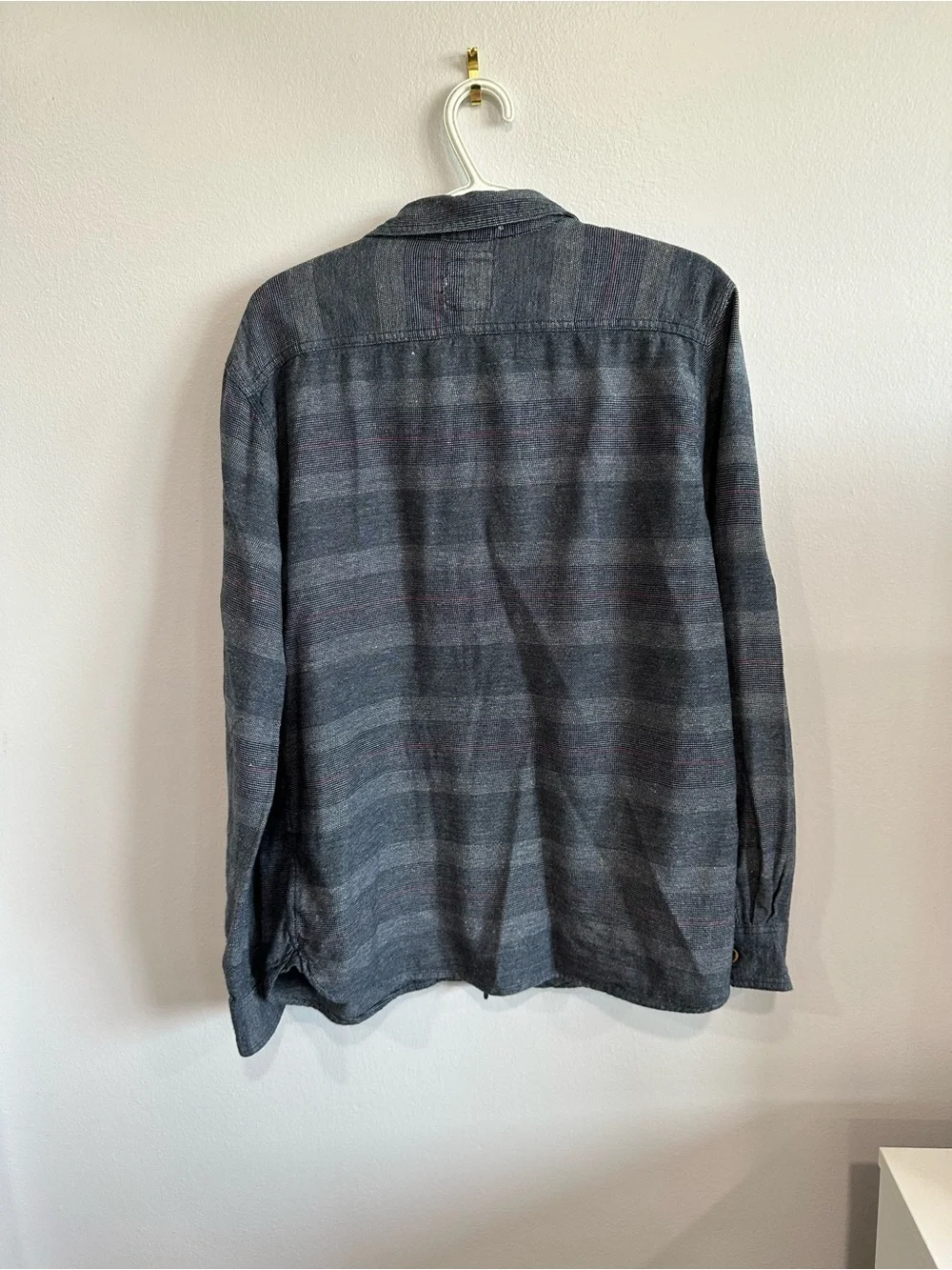 Levi’s Standard Fit Men’s Gray Plaid Button Front Shirt Size Large 100% Cotton